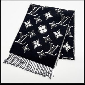 Louis Vuitton Monogram Black and White Scarf